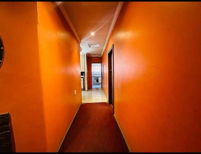 8 BEDROOM HOUSE FOR SALE IN PRETORIA WEST